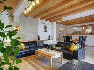 Villa Batlug Características 25