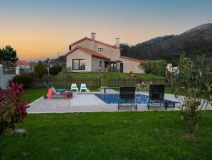Ferienhaus Villa in Espiñeirido mit Pool und Meerblick - Serans-Basonas - image1