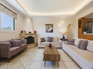 Villa Meso Gerakari Features 8