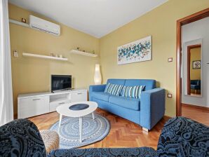 Charming seafront apartment in Kampor - Kampor - image1
