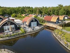 Ferienhaus im Wald am Teich