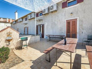 Apartment Cres Stadt Außenaufnahme 5