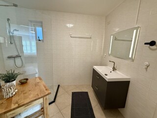 Badezimmer mit Düsche
