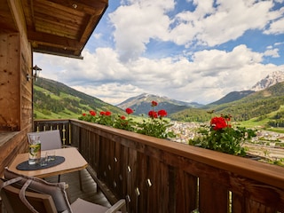 Balkon Apartment und Aussicht Tal und Berg