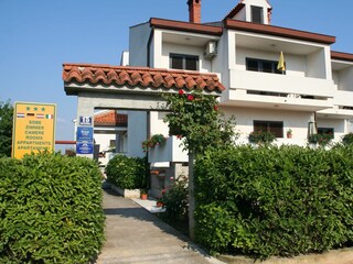 Apartment Funtana Außenaufnahme 2