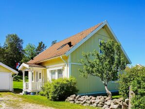 Holiday house 6 person holiday home in HAVSTENSSUND - Havstenssund - image1