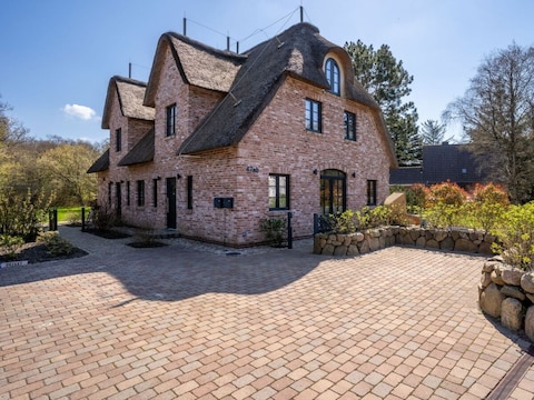 Ferienhaus Reetdachhaus Dünenstieg acht