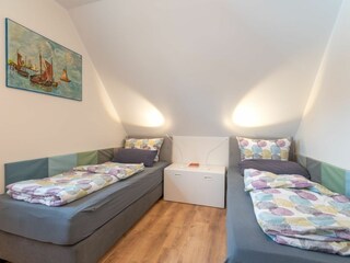 Schlafzimmer 2