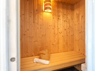 Sauna im Erdgeschoss