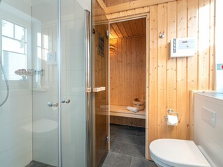 Bad 1 im Erdgeschoss