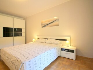 Schlafzimmer 2 mit Schrank