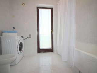 Bad mit Badewanne