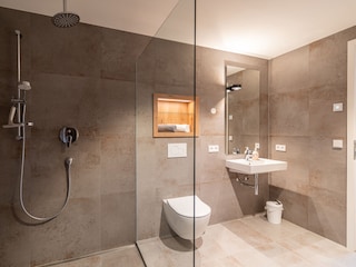 Badezimmer 2