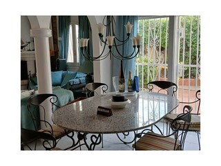 Villa Roses Features 23