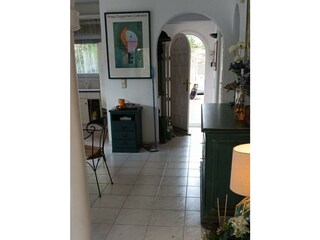 Villa Roses Features 28