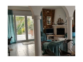 Villa Roses Features 33