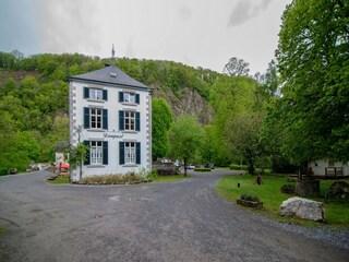 Schloss Aywaille Außenaufnahme 5