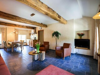 Castle Aywaille Features 22