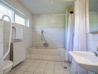 Badezimmer Erdgeschoß