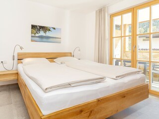 Zweites Schlafzimmer mit Balkonzugang