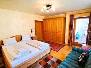 Schlafzimmer 1