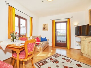 Wohn- / Esszimmer mit Balkonzugang