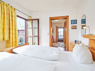 Schlafzimmer mit Balkon