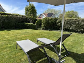 Large play and sunbathing area