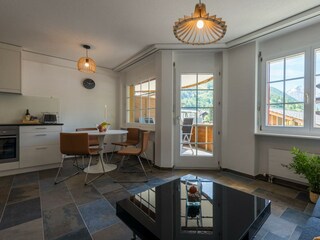 F19_4702-HDR