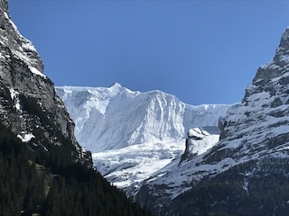 Fiescherlücke - links Mettenberg, rechts Eiger