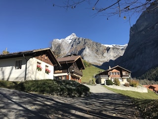 Chalet Abesitz li. mit Wetterhorn