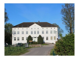 das Herrenhaus Blengow in direkter Nachbarschaft
