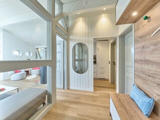 Flur zur Küche, zum Wohnzimmer und Schlafzimmer