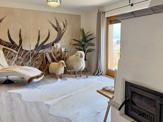 Wohnzimmer mit Balkon