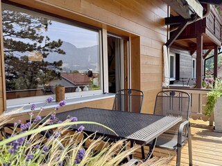 Balkon mit Bergblick