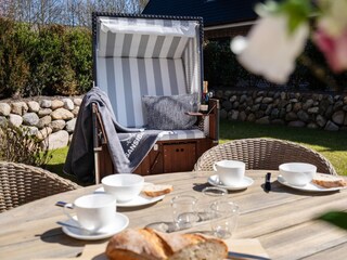 Terrasse mit Strandkorb