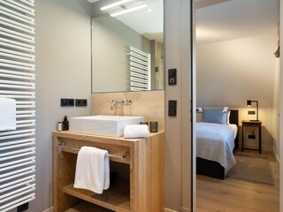 Schlafzimmer mit Bad ensuite