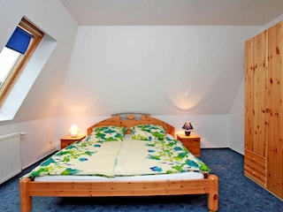 Schlafraum mit Doppelbett