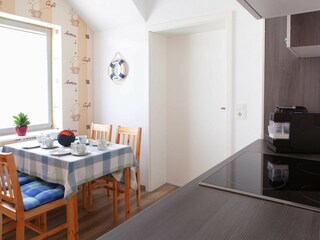 Küche mit Essbereich