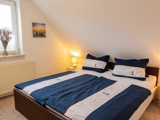 Schlafzimmer 1 mit Doppelbett