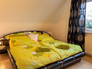 Schlafzimmer 2 mit Doppelbett