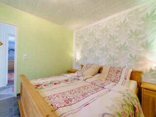 Wohnraum mit Doppelbett