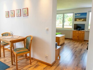 Küche und Wohnzimmer