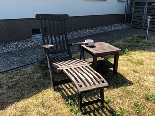 Sonnenliege im Garten