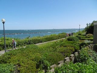 Balkonblick auf die Promenade und Außenförde