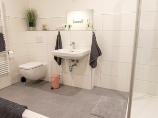 Badezimer, Waschbecken, WC
