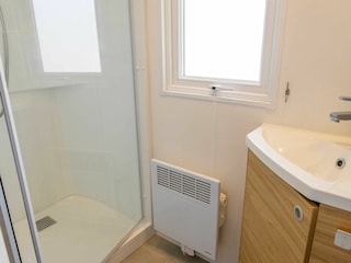 Bad mit Dusche
