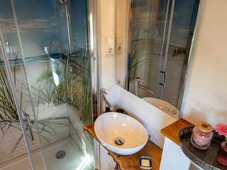 Bad mit Dusche