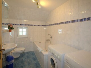 Bad mit Badewanne