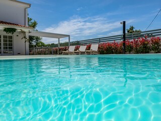 Ein modernes Pool-Paradies.